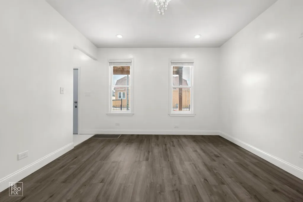 2237 South Oakley Avenue Chicago IL 60608