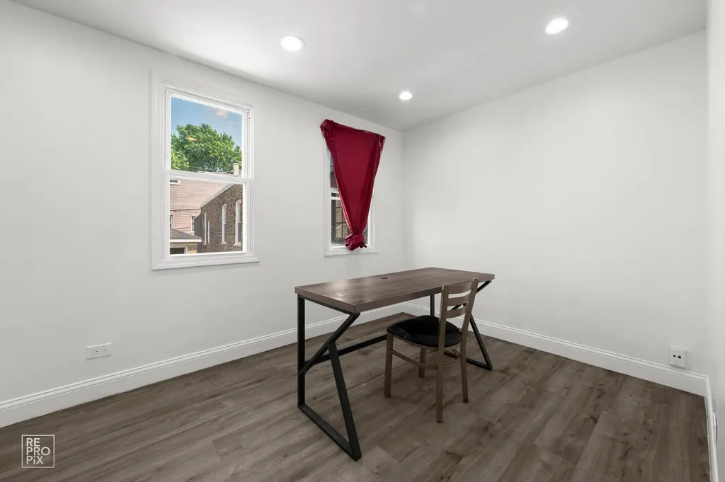 2237 South Oakley Avenue Chicago IL 60608