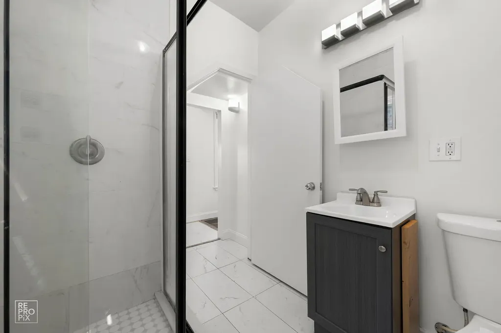 2237 South Oakley Avenue Chicago IL 60608