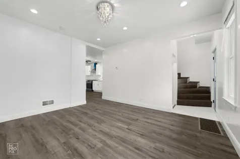 2237 South Oakley Avenue Chicago IL 60608
