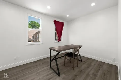 2237 South Oakley Avenue Chicago IL 60608