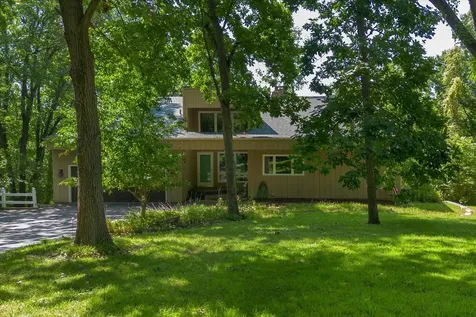605 Sherwood Glen Princeton IL 61356