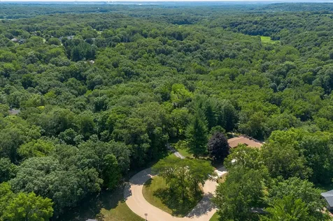 605 Sherwood Glen Princeton IL 61356