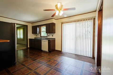 1871 South Oaklawn Drive St. Anne IL 60964