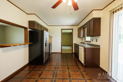 1871 South Oaklawn Drive St. Anne IL 60964