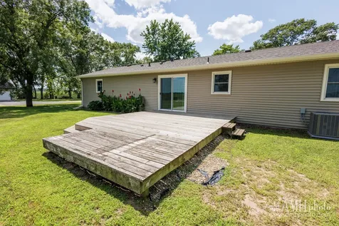 1871 South Oaklawn Drive St. Anne IL 60964
