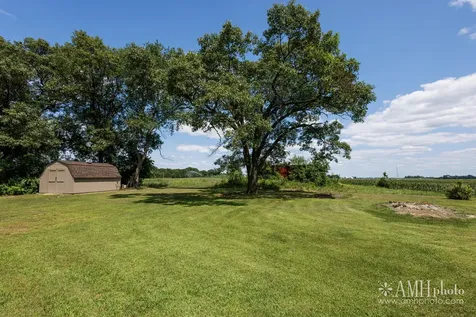 1871 South Oaklawn Drive St. Anne IL 60964