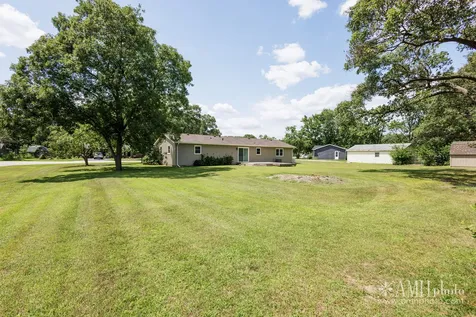 1871 South Oaklawn Drive St. Anne IL 60964