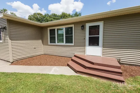 1871 South Oaklawn Drive St. Anne IL 60964