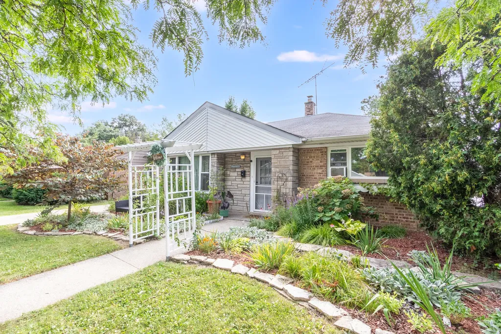 17638 Roosevelt Avenue Homewood IL 60430