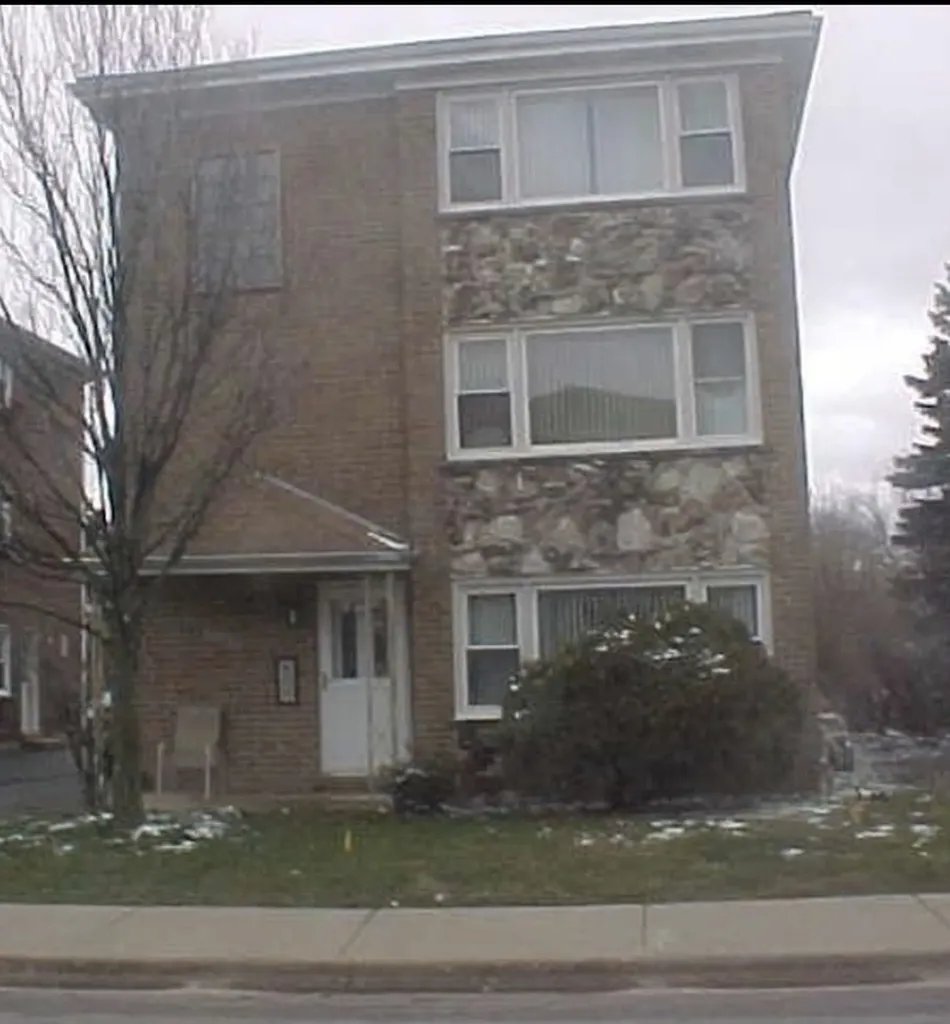 10109 Devon Court Rosemont IL 60018