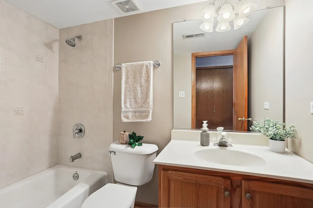 14011 Norwich Lane Orland Park IL 60467