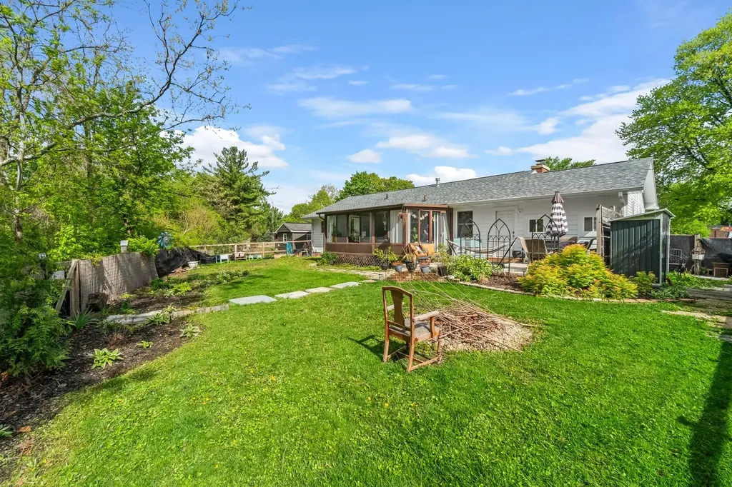 639 Meyer Court Aurora IL 60506
