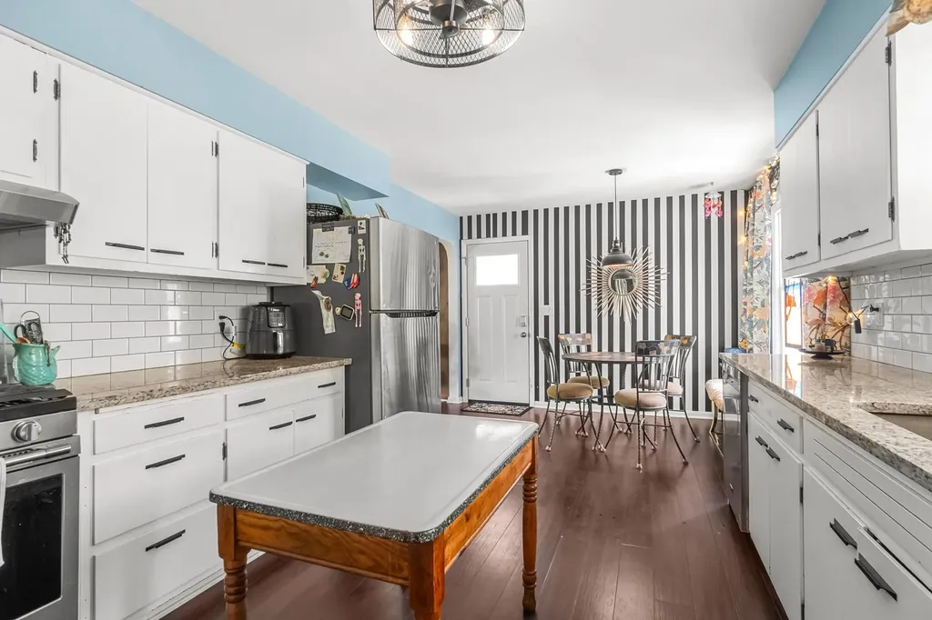 639 Meyer Court Aurora IL 60506