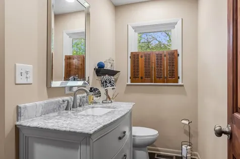639 Meyer Court Aurora IL 60506