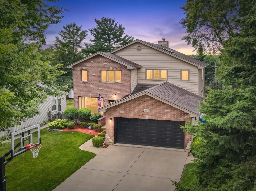 106 North Kenilworth Avenue Mount Prospect IL 60056