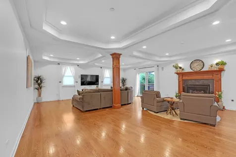 106 North Kenilworth Avenue Mount Prospect IL 60056