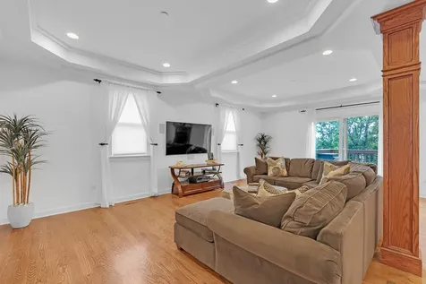 106 North Kenilworth Avenue Mount Prospect IL 60056