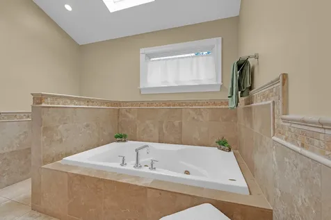 106 North Kenilworth Avenue Mount Prospect IL 60056