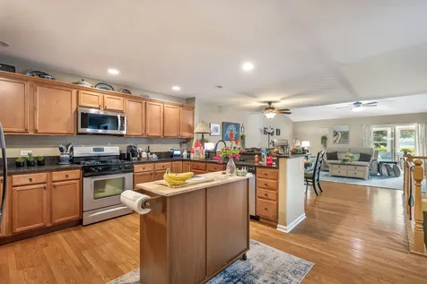 823 Karen Drive Hampshire IL 60140