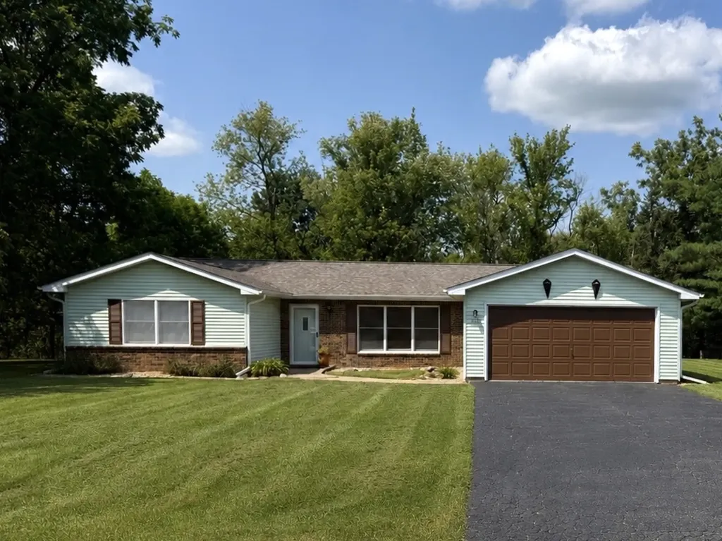 262 Brookside Drive Paw Paw IL 61353
