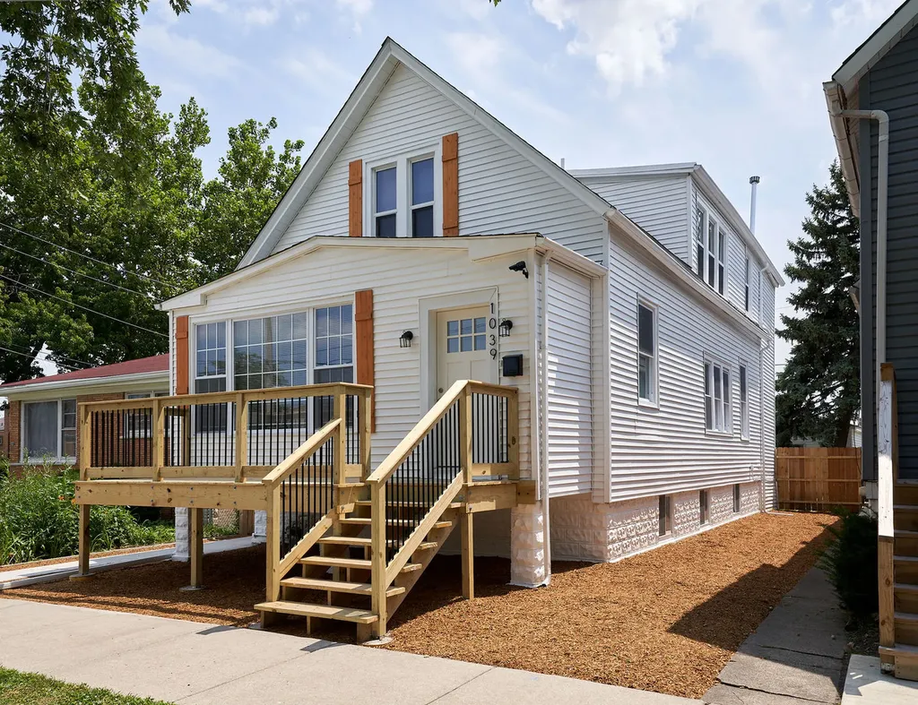 1039 West 97 Street Chicago IL 60643