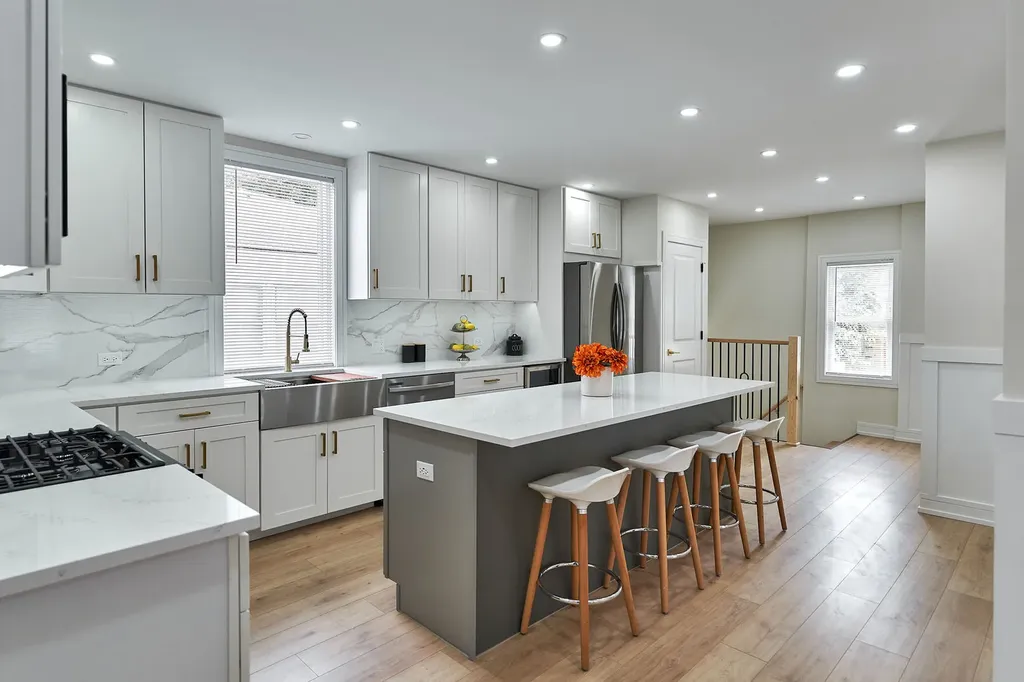 1039 West 97 Street Chicago IL 60643