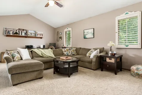 6053 Southdown Lane Roscoe IL 61073