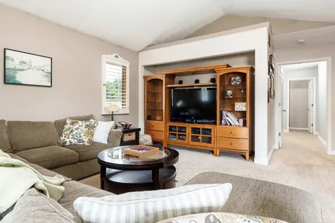 6053 Southdown Lane Roscoe IL 61073
