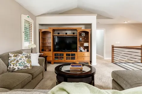 6053 Southdown Lane Roscoe IL 61073