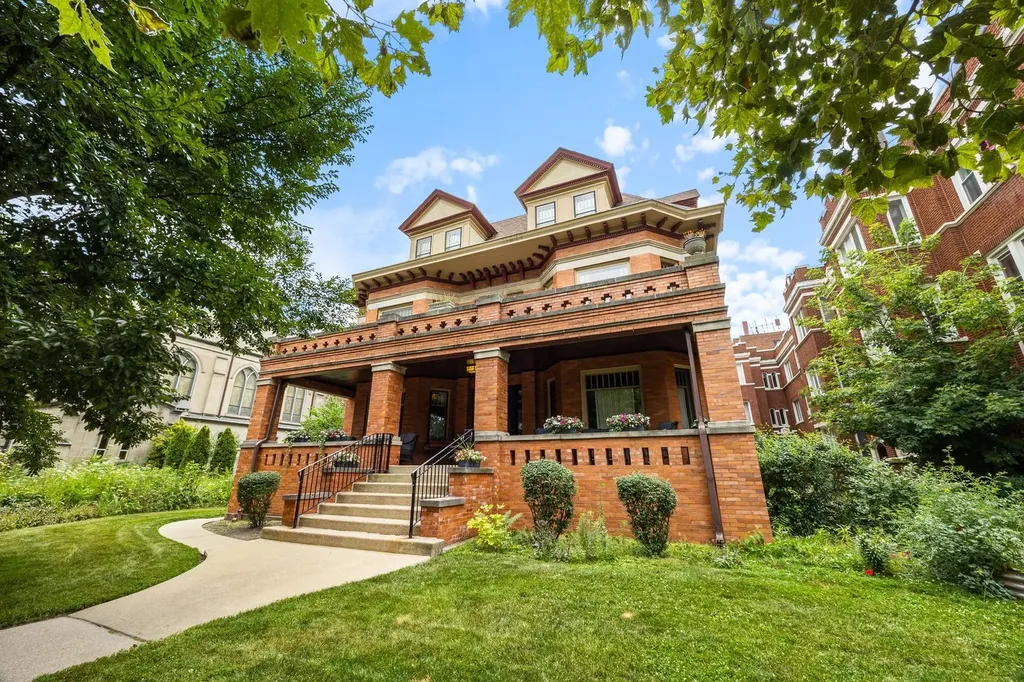 711 Washington Boulevard Oak Park IL 60302