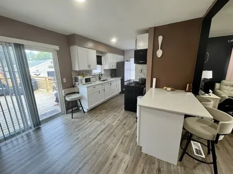18269 Burnham Avenue Lansing IL 60438