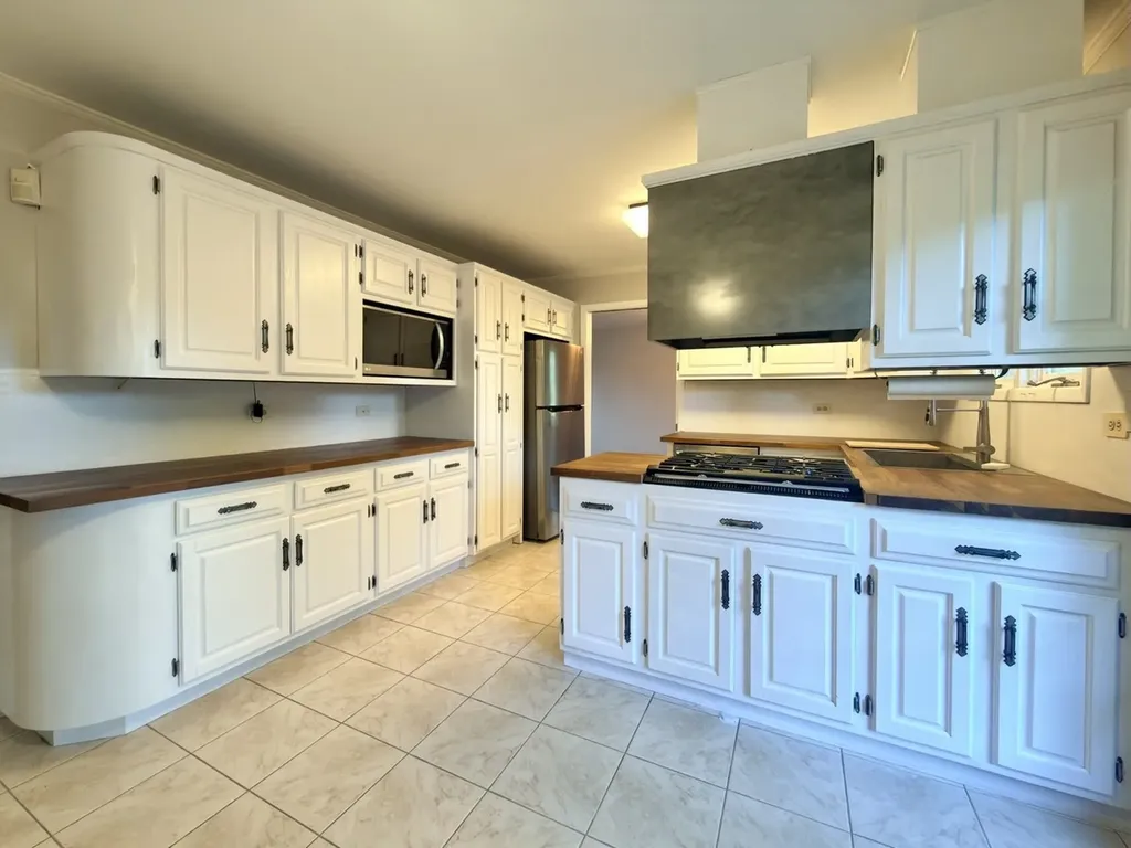 7826 Dunham Road Downers Grove IL 60516