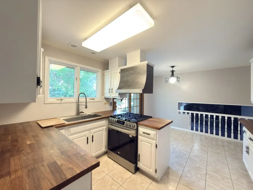 7826 Dunham Road Downers Grove IL 60516