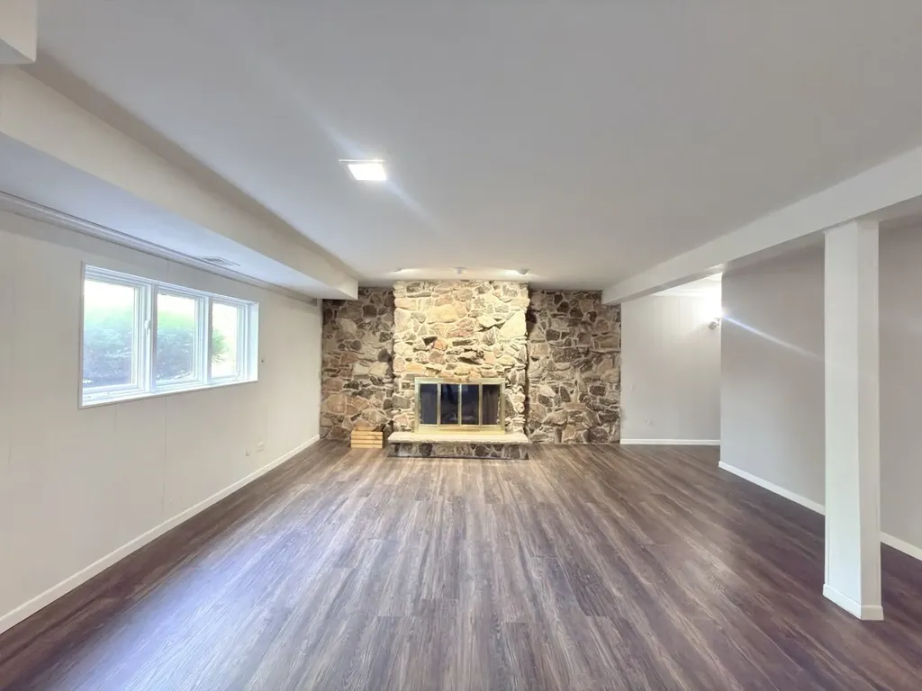 7826 Dunham Road Downers Grove IL 60516