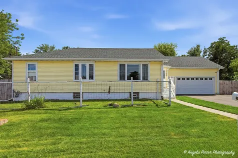 1513 12TH Street Waukegan IL 60085