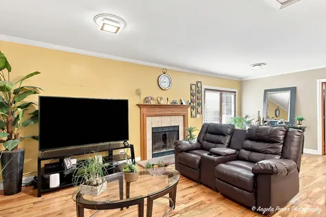 1513 12TH Street Waukegan IL 60085
