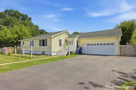 1513 12TH Street Waukegan IL 60085