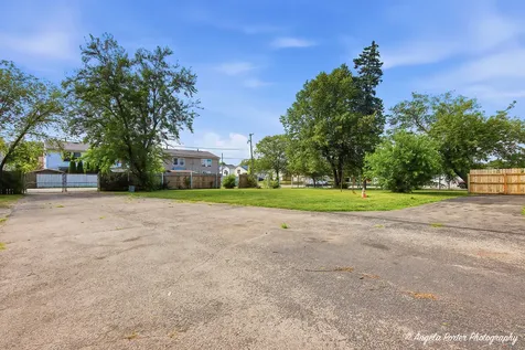 1513 12TH Street Waukegan IL 60085