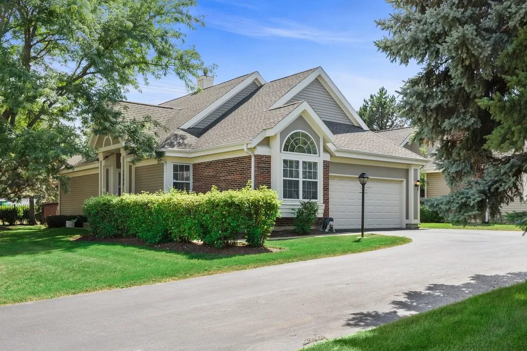 1908 North Evergreen Avenue Arlington Heights IL 60004