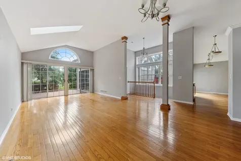1908 North Evergreen Avenue Arlington Heights IL 60004