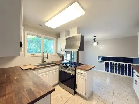 7826 Dunham Road Downers Grove IL 60516