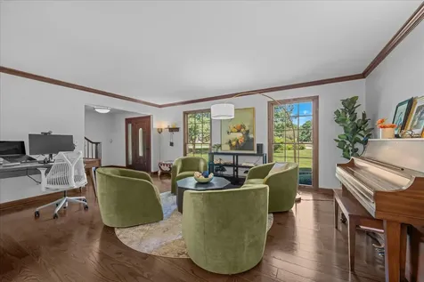40W170 Deer Run Drive St. Charles IL 60175