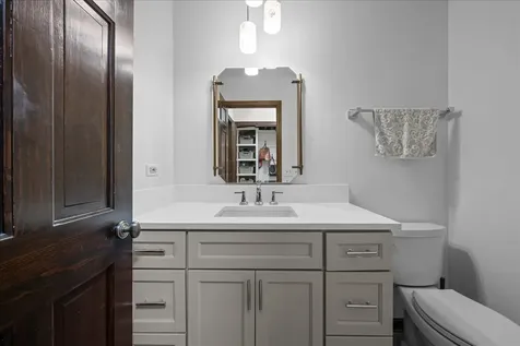 40W170 Deer Run Drive St. Charles IL 60175