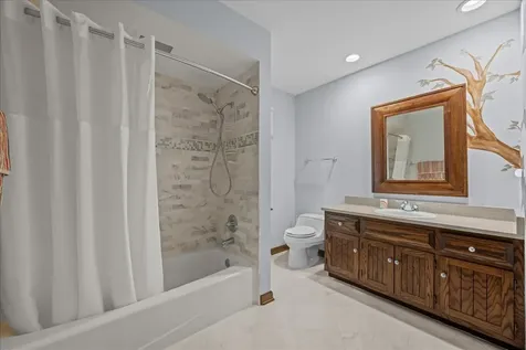 40W170 Deer Run Drive St. Charles IL 60175