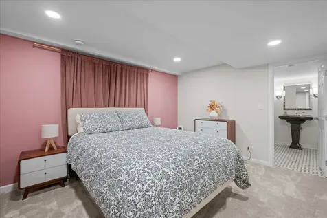40W170 Deer Run Drive St. Charles IL 60175