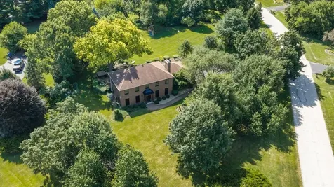 40W170 Deer Run Drive St. Charles IL 60175