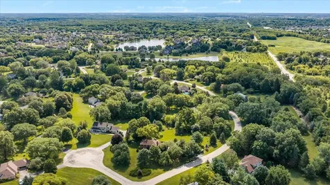 40W170 Deer Run Drive St. Charles IL 60175