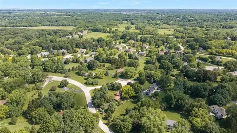 40W170 Deer Run Drive St. Charles IL 60175