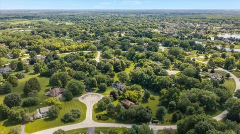 40W170 Deer Run Drive St. Charles IL 60175